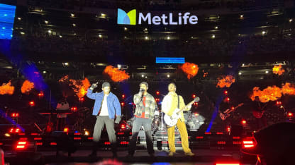 Jonas Brothers pregame Stadium Series performance