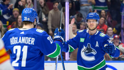 Nils Höglander och Elias Pettersson segerregissörer för Vancouver Canucks mot Calgary Flames